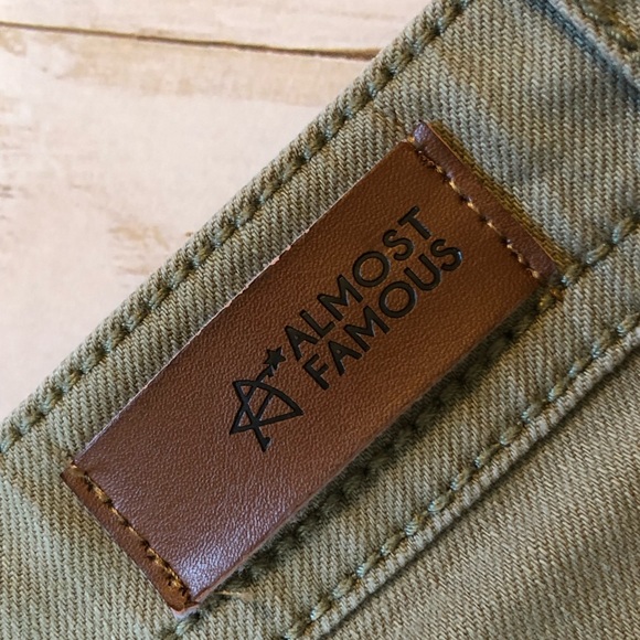 Almost Famous Ripped Jeans - Picture 6 of 7